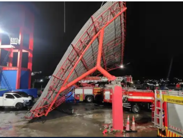 Atap kanopi kantor Damkarmat (pemadam Kebakaran dan Penyelamat) Pemkot Batu, Jawa Timur, ambruk akibat diterjang angin dan hujan deras, Rabu 4 Maret 2026. Foto: tulungagungtimes