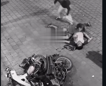 Seorang juru parkir bernama Kancil meninggal dunia akibta tiga tikaman di perut dan dada yang dilakukan oleh dua rekannya di area parkir Jl. Ijen, kota Malang. Foto: Instagram@infomalangrayaofficial