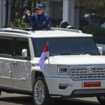 Inilah mobil dinas kebangga Presiden Prabowo buatan Pindad dengan harga Rp 1 miliar sudah dilengkapi dengan featue anti-peluru, beda jauh dari mobil flexing Gubernur Kalitm Rudi Mas;ud sebuah Range Rover Autobigraphy mewah dengan harga Rp 8,5 miliar yang dibayar menggunakan APBD Kaltim senilai Rp 8,5 miliar. Foto: ist