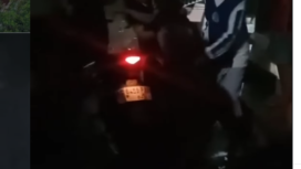 Tetangga melakukan evekuasi dua remaja yang mengalami luka bakar akibat racikan mercon meledak dalam musala Arruba;, .Dusun Tapan, Desa Bakung, Kecamatan Udanawu, Kabupaten Blitar. Selasa dinihari, 17 Maret 2026. Foto: Instagram@tulungagungmedia