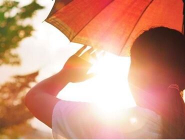 Payung lindungi panas