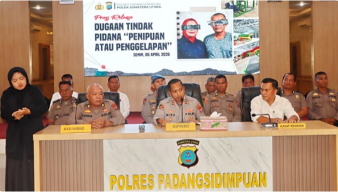
					Polres Pandangsidempuan melakukan konferensi pers, terakit dengan pengungkapan kasus Kais bendahara polres melakukan penipuan/ penggelapan 34 SK anggota Polisi Polres setempat, dijadikan jaminan kreit Rp10,3 m di BRI. Foto: ist

