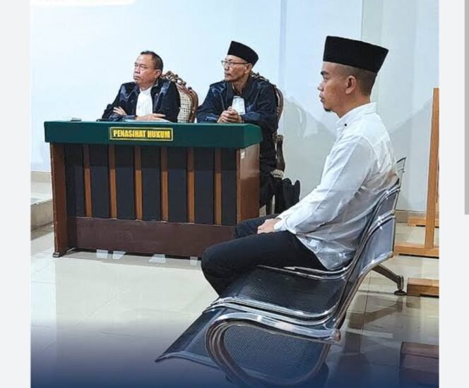 
					Seorang pemuda warga Pujon, kabupaten Malang, diadili kaeena menerima paket narkoba dari Perancis via La Poste. Ia mebgatakan paket itu hadiah menang lomva tulis soal narkoba via Dark Web.Foto: ist