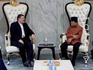Dubes Iran untuk Indonesia, Mohammad Boroujerdi melakukan kunjungan kehormatan kepada menteri Agama RI, di Jakarya. Foto: instagran@iraninindonesia