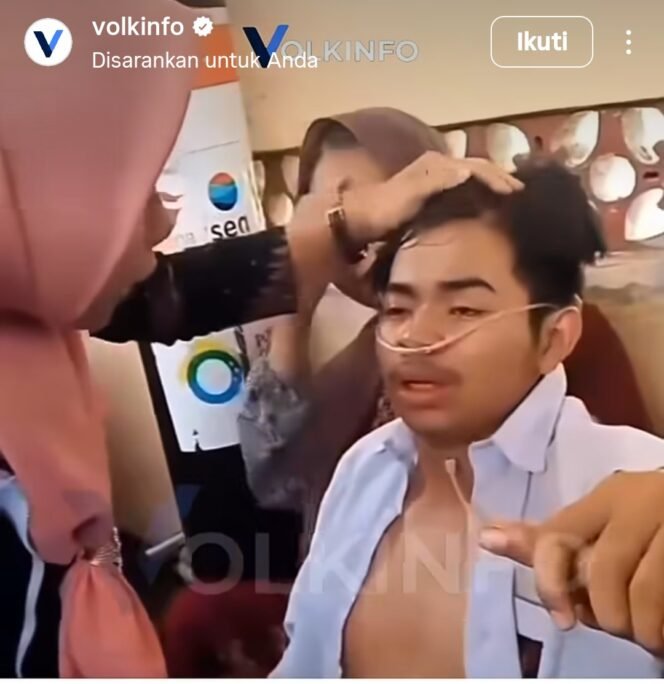 
					Kesakitan berat, satu di antara 49 santri Al Inayah, Cilegon, tampak dadanya turun naik. Mereka diduga korban makanan dari MBG, Kamis, 16 April 2026. Foto: Instagram@voxtren