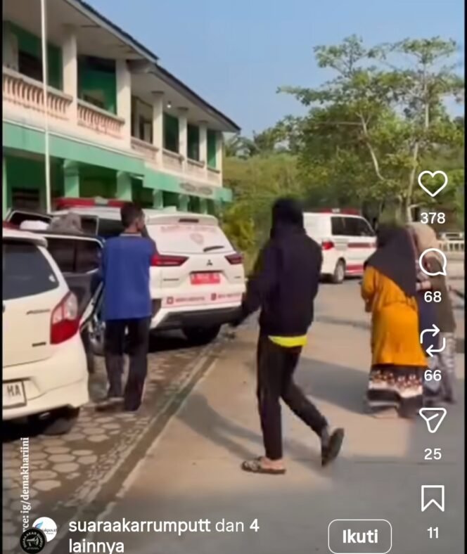 
					Sejumlah ambulans dijerahkan untuk angkut 100 lebih santri Ponpes Asnawiyyah, diduga keracunan setelah menyantap menu nasi goreng MBG plus susu kemasa. Foto: Instagran@suaraakatrumput