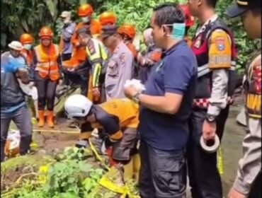 Jembatan Cangar Batu, kembali untuk kedua kalinya dalam tempo belum sebulan, menjadi tempat pilihan aksi terjun bebas, Kamis jam 10.00 WIB, 23 April 2026. Kasus serupa sebelumnya, 31 Maret 2026. Foto: Instagram@trendseid