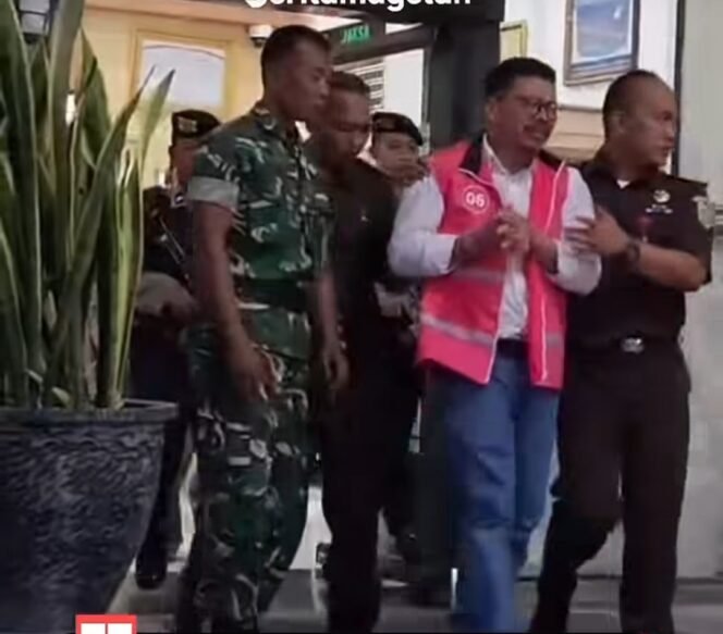 
					Kejaksaan Negeri Magetan, Jawa Timur, menahan ketua DPRD, Suratno bersama lima tersangka lainnya, Kamis, 23 April 2026. Mereka diduga korupsi dana hibah Pokir senilai Rp 242 miliar. Foto: Instagram@berita_magetan