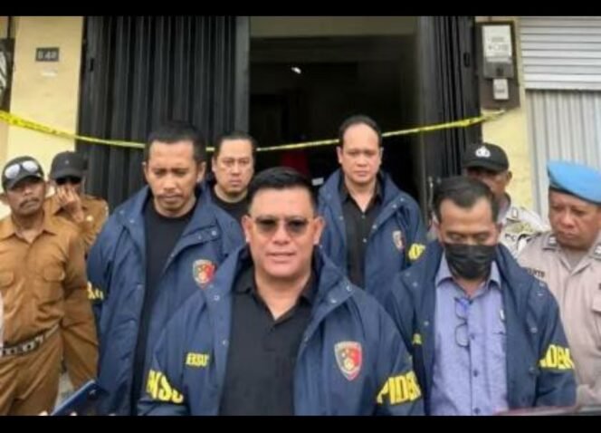 
					Kepala Ditipideksus Bareskrim Polri, Brigjen Ade Safri Simanjuntak, menegaskan penyidikan dilakukan untuk mengungkap seluruh jejaring yang terlibat. Termasuk membidik keterlibatan Bea Cukai. Foto: Ist