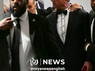 Petugas keamanan meringkus seorang pria, setelah terjadi suara letusan senjata api pada acara jamuan makam di Gedung Putih, Sabtu malam 25 April 2026 waktu setempat ( Minggu pagi WIB). Foto: News