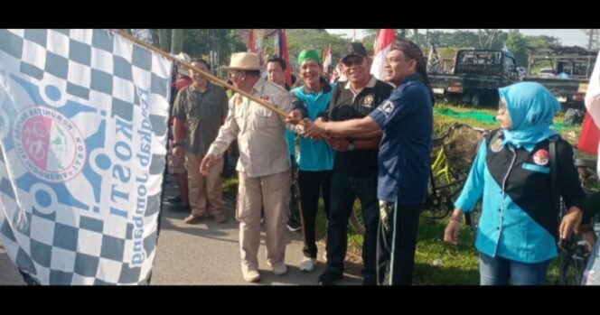 
					Inilah acara sepeda santai bertajuk Ketupat Ontel, di desa Kedunglosari, Tembelang, Jombang, Minggu, 26 April 2026. Foto: dok/panitis