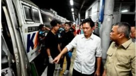 Menteri Perhubungan, Dudy Purwagandhi, Menteri Perhubungan. meninjailu kecelakasn KA di Stasiun KA Bekasi Tinur, Selasa, 28 April 2026. Foto: inilah.com
