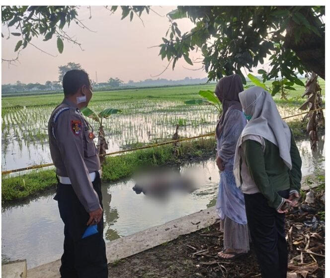 
					Seorang lansia bernama Sakip, 61, ditemukan mengapung di sungai desa Gongseng, Megaluh, Jombang, Selasa 28 April 2026. Foto: ist