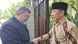 Duta Besar Iran untuk Indonesia, Mohammad Boroujerdi, bertemu Presiden ke-7 Joko Widodo (Jokowi) di kediamannya di Solo pada Rabu, 1 April 2026. Pertemuan berlangsung selama sekitar satu jam mulai pukul 11.00 WIB di Sumber Banjarsari. Foto: rri.id