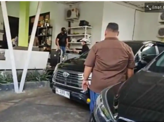 Kumpulkan barang bukti kasus Walikota Madiun, Maidi, Sabtu-Minggu, 5-6 April, KPK melakukan penggeledahan rumah dinas Koninfo, Pemkot Mdiun, Noor Alfah, dan PT Uler Raya, Jiwan, Madiun. Foto: megatanzia
