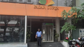 Dugaaan terkait kasus sewa stand secara ilegal, Kejaksaan Tanjung Perak melakukan penggeledahan kantor PD Pasar Surabaya, Senin 30 Maret 2026. Foto: pasarasurya.surabaya,go,id