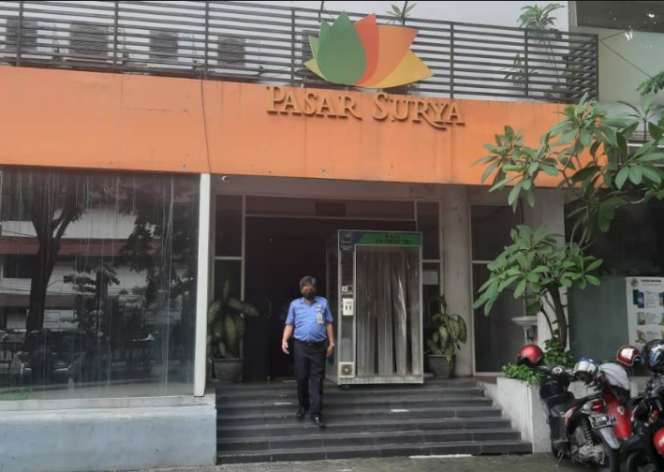
					Dugaaan terkait kasus sewa stand secara ilegal, Kejaksaan Tanjung Perak melakukan penggeledahan kantor PD Pasar Surabaya, Senin 30 Maret 2026. Foto: pasarasurya.surabaya,go,id