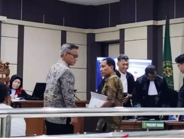 Suasana sidang Tipikor, mengadili kasus 200 ton biji kakao fiktif yang melibatkan tiga dosen senior di UGM, negara dirugikan Rp 6,7 miliar. Foto: beritasatu.com