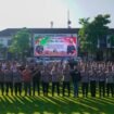 Kapolres Jombang bersama personel foto bersama usai apel pengamanan May Day 2026 
