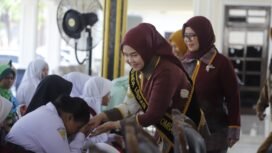Bunda Literasi sekaligus Ketua TP PKK Kabupaten, Yuliati Nugrahani Warsubi, hadiri acara lomba bertutur 2026 di pendopo kabupaten Jombang, Selasa 12 Mei 2026. Foto: diskominfo jombang