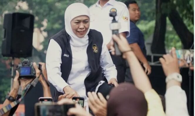 
					Gubernur Jatim Khofifah Indar Parawansa