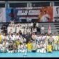 Atlet DKKI foto bersama dengan Ketua Umum DKKI, Tunggul Aryo Wibowo dan Ketua Dewan Guru DKKI, setelah acara Kejuaraan IBKO 1st All Kyokushin Indonesia, Sabtu (16/5/2026). Foto: ist