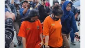 Lisa Andriana dan Naily, bekerja sama dengan Agus Pranoto, menyekap dan menguras harta kekayaan kakek Kusnadi, 80, di Surabaya. Foto: ist