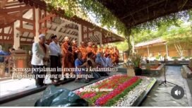 Sebanyak 50 bhiksu tudong (berjalan kaki) sampai di Jombang, mendapat sambutan meriah warga dan pemerintah Pemkab Jombang, Selasa 19 Mei 2926. Foto: ist