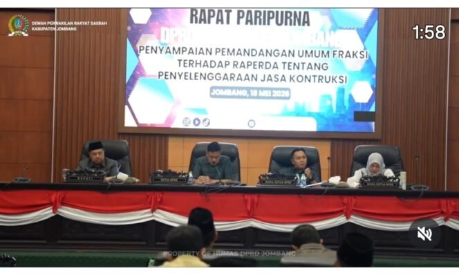 
					Rapat pembahasan dan pandangan umum fraksi di DPRD Jombabg, membahas raperda tentang Konstruksi dan Bangunan, Senin 18 Mei 2026. Foto: dord_jombang