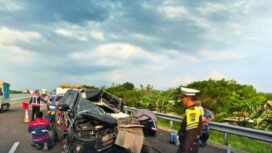Dua staf meninggal dunia, saat sebuah mobil rombongan DPR RI, mengalami kecelakaan di tol Pasuruan- Probolinggo, Sabtu 23 Mei 2026. Foto: Instagram@malangraya