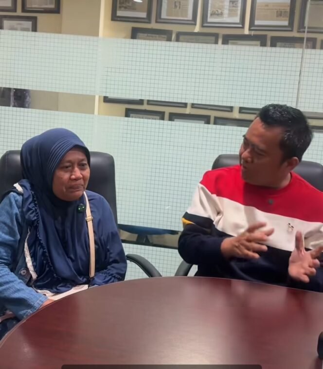 
					Tak rela putrinya dikeluarkan dari sekolah MAN 7 Jombang, melapor minta pertolongan kepada pengacara Cak Sholeh minta dibantu menyelesaikan persoalan ini. Foto: instagram@caksholeh77
