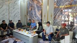 Tim gabungan, Satpol PP dan LH Pemkab Jombang, melakukan sidak ke pabrik garam CV Surya Samudra (SS( di Ngoro, Jombang, Jumat, 29 Mei 2026. Foto: ist