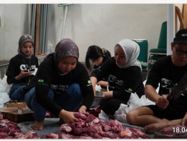PT Pegadaian Kanwil XII Surabaya membentuk panitia aksi Peduli Pangan Sehat dalam merayakan Iedul Adha 2026. Membagikan 1.000 paket daging dari 11 ekor sapi dan 78 kambing. Foto: ist
