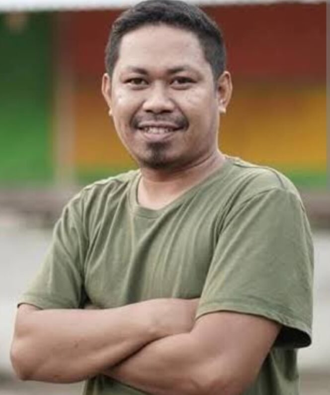 
					Verry Klau Bulan, asal Malaka NTT, seorang komika dan konten kreator sukses memviralkan lagu AI berjudul: Veronika. Foto: instangram@verryklau

