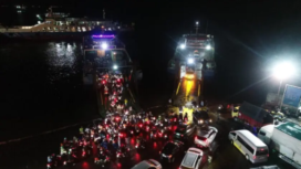 Antrean panjang di Pelabuhan Ketapang