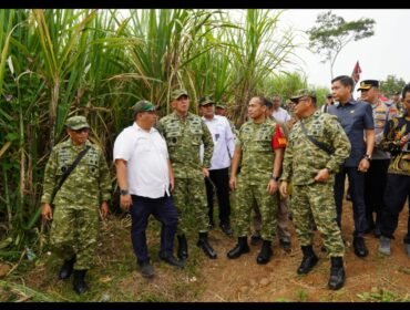 Lahan seluas 86 ha di desa Grobogan, Mojowarno, Jombang, ditinjau oleh Pangdam Mayjen TNI Rudi Saladin, akan digunakan sebagai markas Batalyon TP. Foto: diskominfo pembak jombang