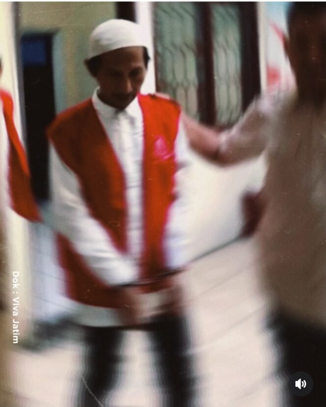 
					Jaksa ajukan tuntutan hukum terhadap seorang pria warga Gedek, Mojokerto hukuman 4 tahun penjara dan denda Rp 500 juta, karena sengjaja pasang kamera perekam dalam toilet masjid. Foto: ist