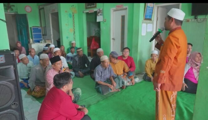 
					Tim dosen dan mahasiswa keorawatan Unusa Surabaya melakukan program pelatihan pemulihan pasien skizofrenia berbasis komunitas di Yayasan Al Hafish Sidoarjo. Foto: ist
