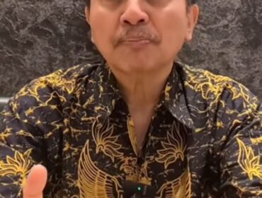 Roy Suryo mengucapkan terima kasih atas status tahanan luar dari Kejaksaan, dalam kasus tindak pencemaran nama baik mantan Presiden Joko Widodo, soal ijazah palsu. Foto: instagram@suaraakarrumput