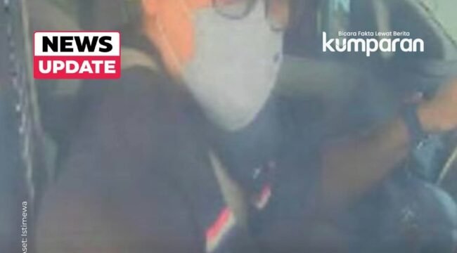 Tangkap layar video CCTV, seorang pria pegang stir mobil kendaraan plat merah masuk ke area parkir bandara Juanda. Foto: instagram@kumparan