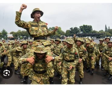 Para calon manajer KDMP wajib mengikuti pelatihan dasar kemiliteran. Foto: antara