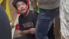 Saat tim LBH melakukan penggerebekan di lokasi percetakan di Cilincing, Jakarta Utara, temukan karyawan disekap dan dirantai. Foto: ist
