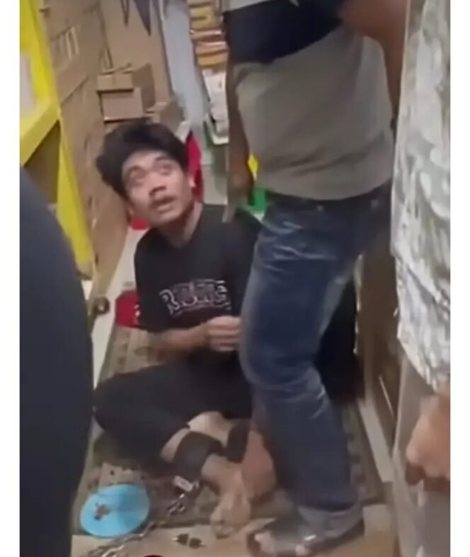 
					Kondisi korban penyekatan saat dibebaskan tim pengacara LBH Putra Kalbar di sebuah percetan di kawasan Senen, Jakarta. Foto: ist