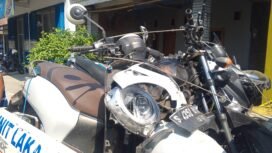 tiga unit motor yang terlibat kecelakaan saat diamankan petugas