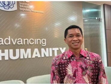 Rektor ITS Prof Bambang Pramujati