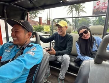 Tour dengan Jeep klasik