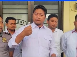 

Kasat Reskrim Polres Bangkalan, AKP Eriek Triyasworo bersama jajaran
