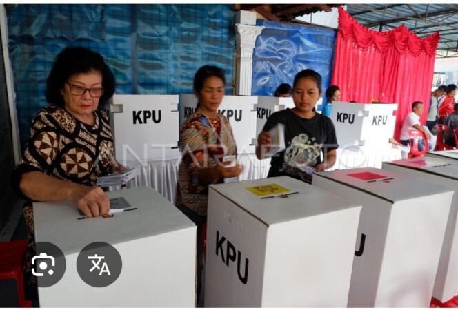 
					MK memperkokoh aturan pilkada dipilih langsung oleh rakyat, sesuai UU Pilkada  dengan demikian wacana pengubahan kepala daerah dipilih oleh DPRD layu sebelum berkembang. Foto: antara