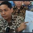 Menteri Kehutaban, Raja Juli Antoni gekat konferensi pers di gedung Manggala Wanabakti, Jakarta, Jumat, 3 Juli 2026. Foto: antara