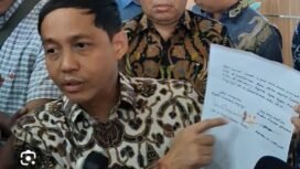 Menteri Kehutaban, Raja Juli Antoni gekat konferensi pers di gedung Manggala Wanabakti, Jakarta, Jumat, 3 Juli 2026. Foto: antara